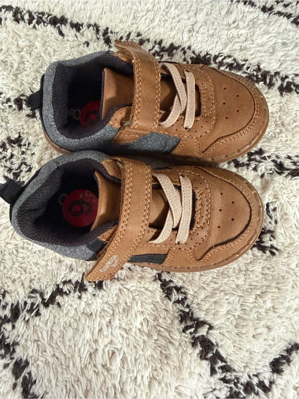 OshKosh B'gosh Brown and Gray Toddler Sneakers with Hook-and-Loop Strap size 6